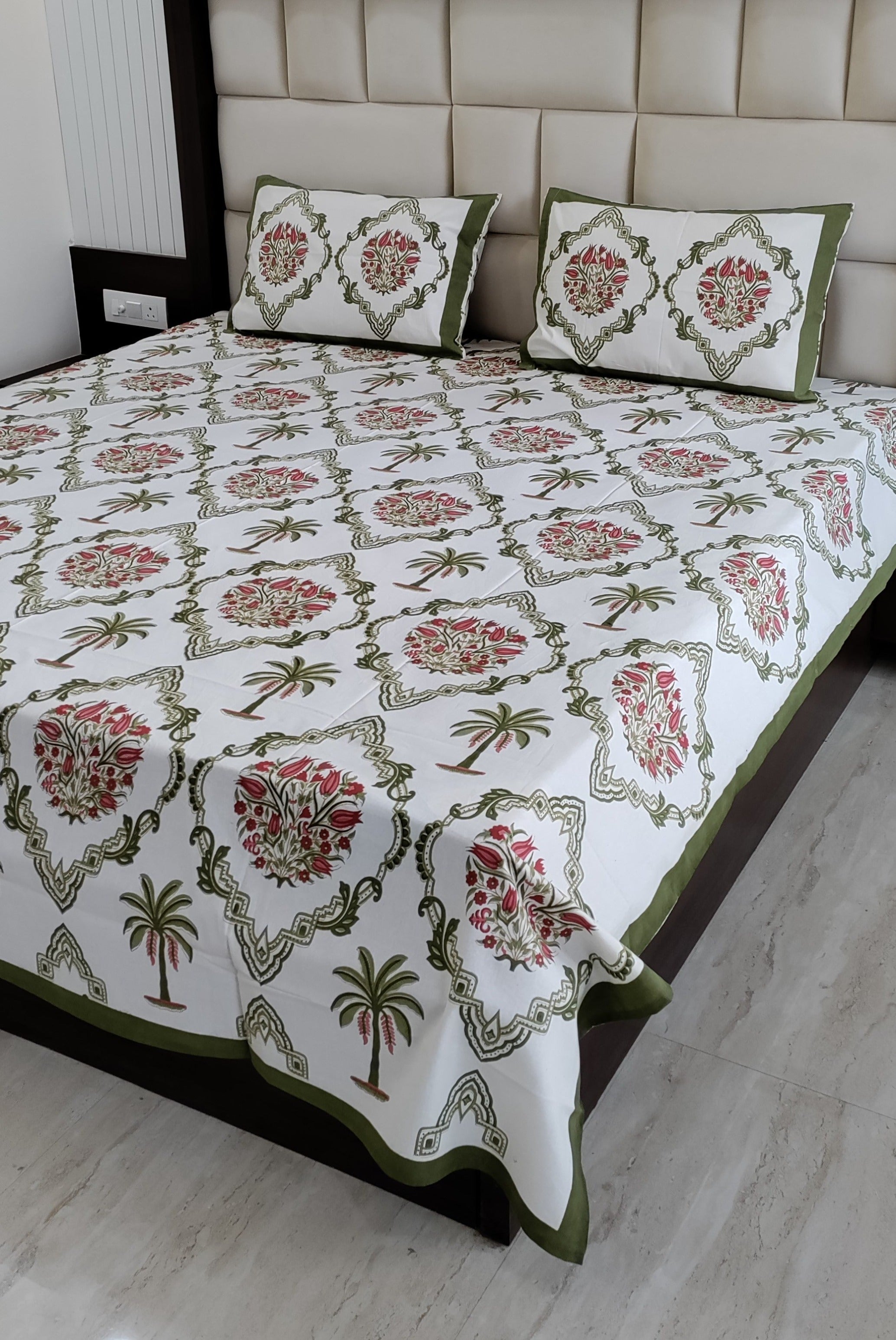 Palm tree & floral blooming