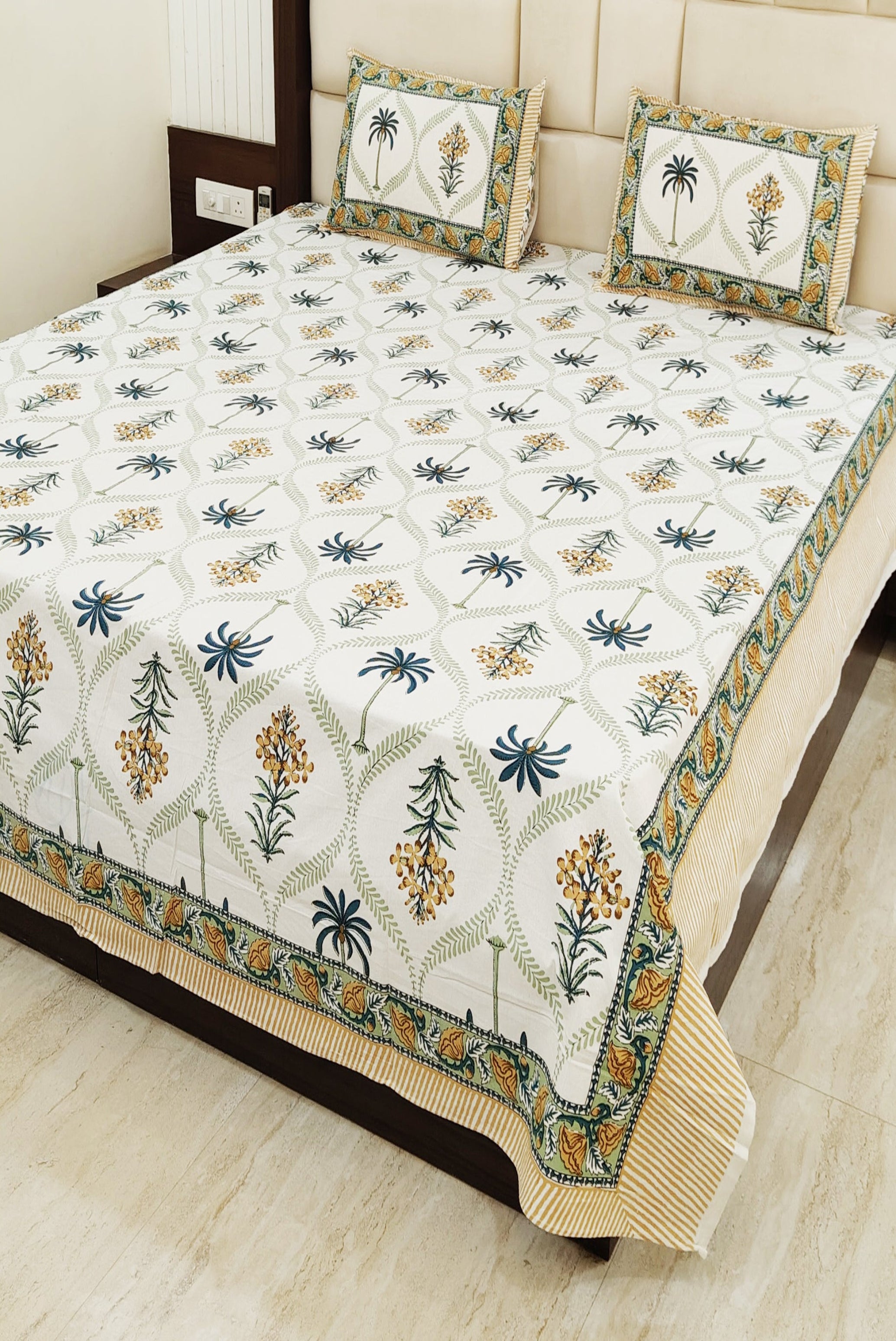 Palm tree & floral blooming