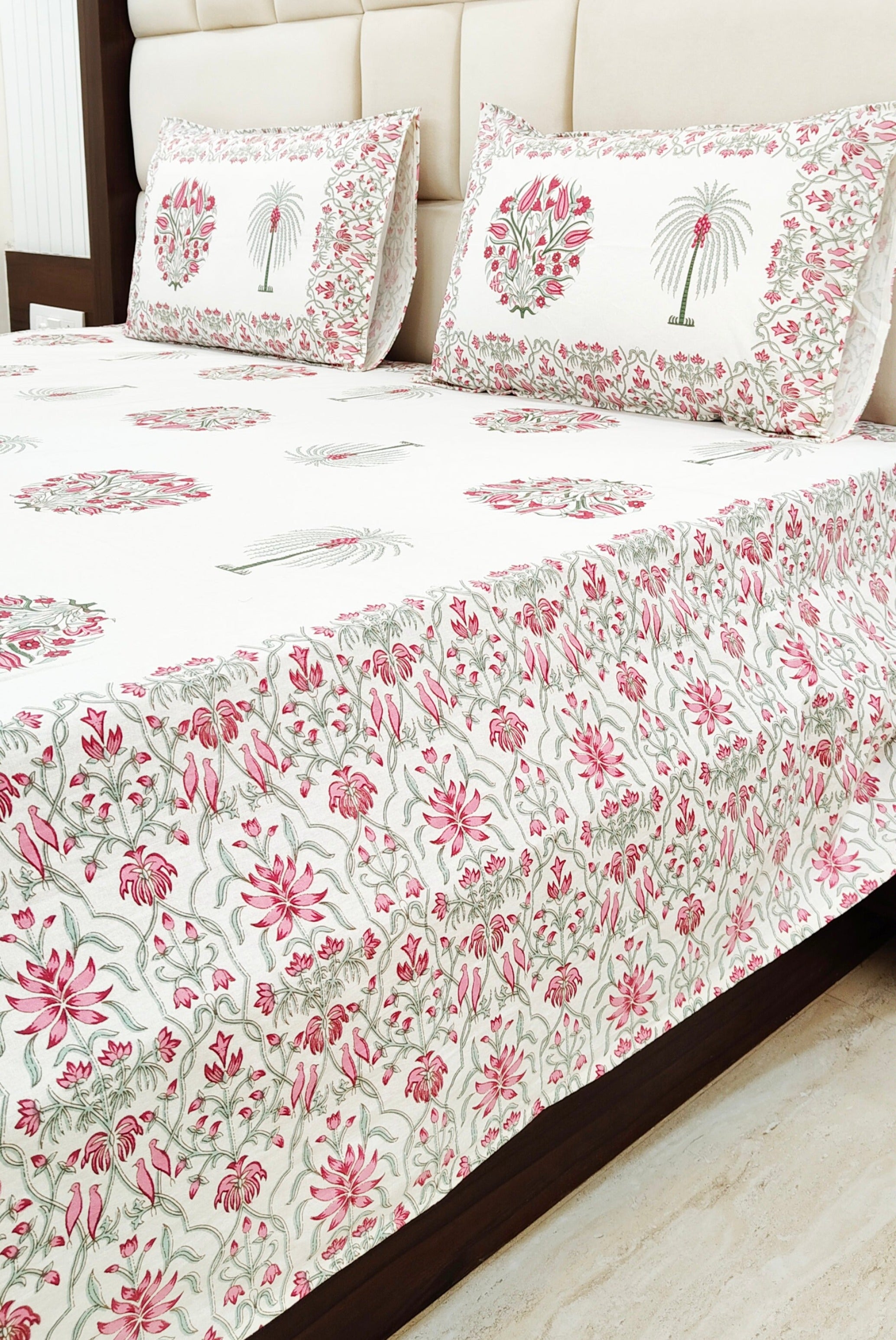 Palm tree & floral blooming