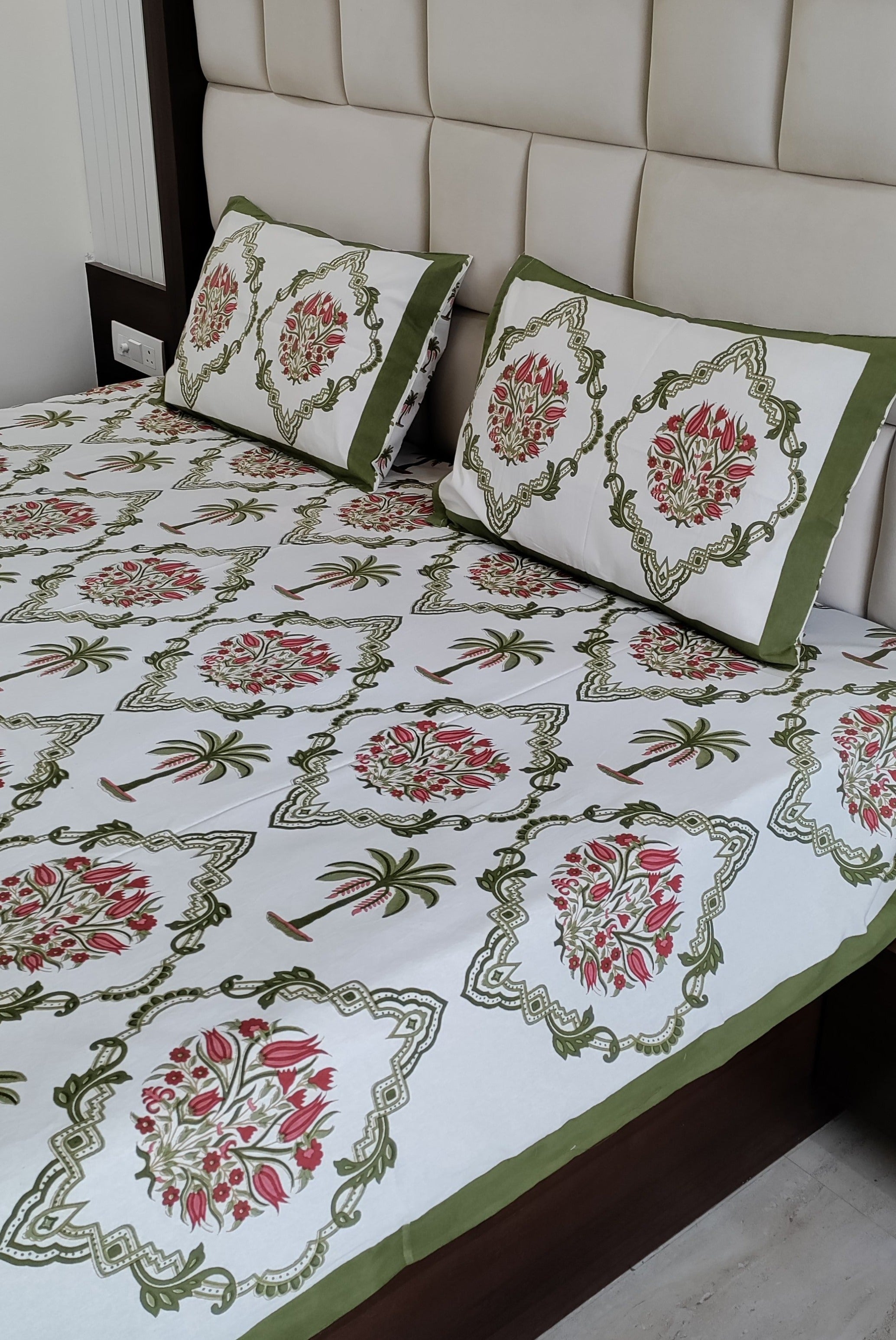 Palm tree & floral blooming