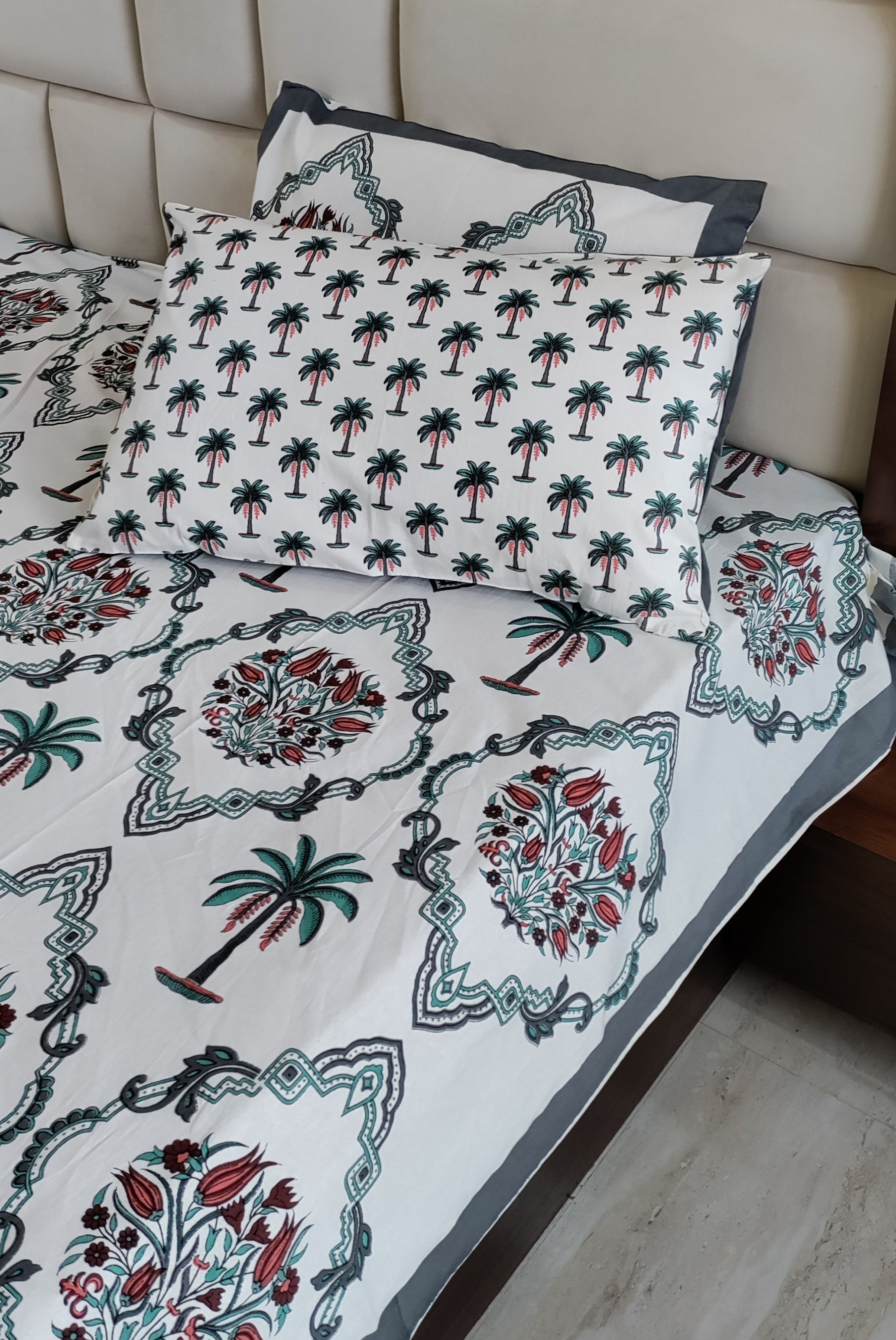 Palm tree & floral blooming