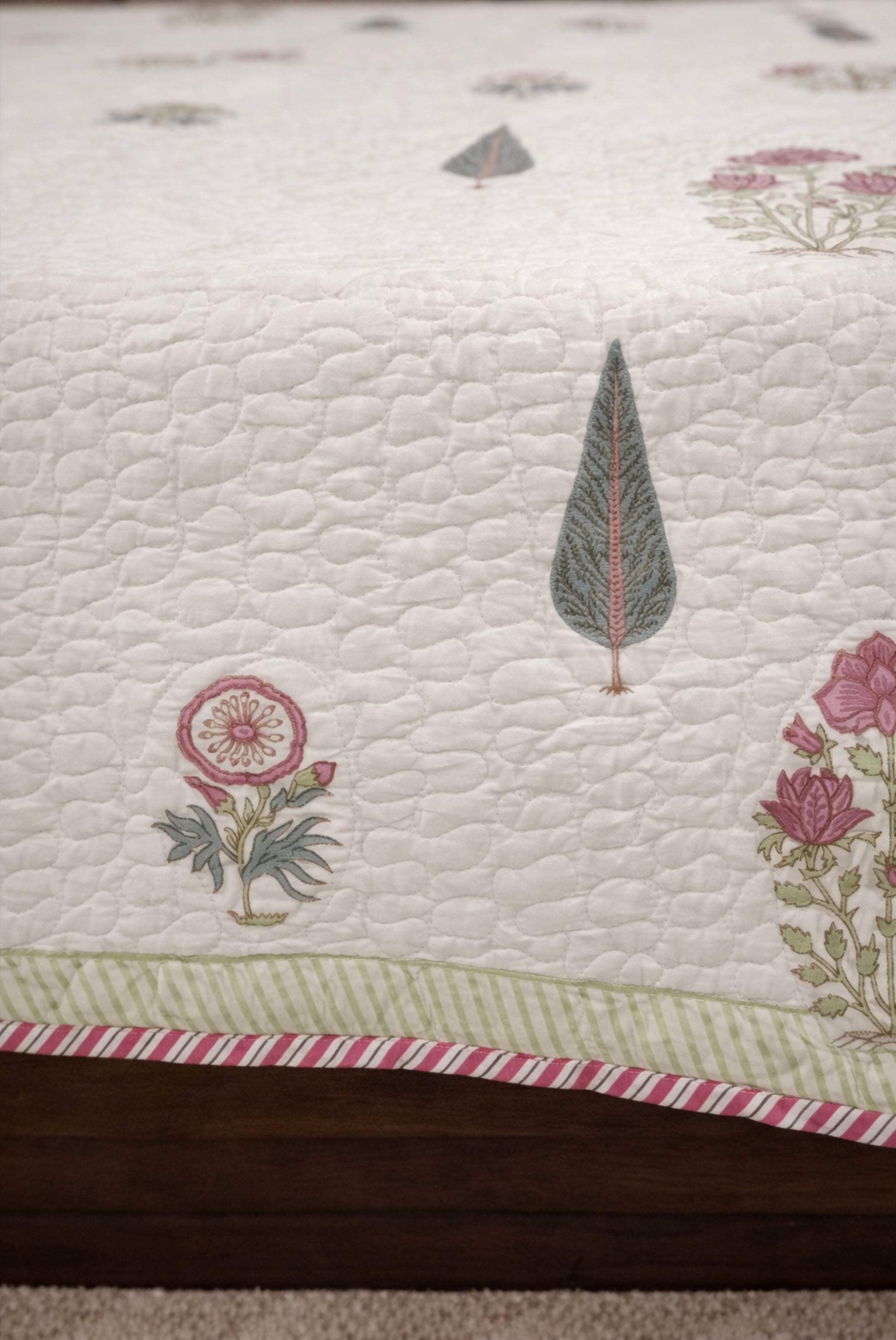 Petal & Leaf